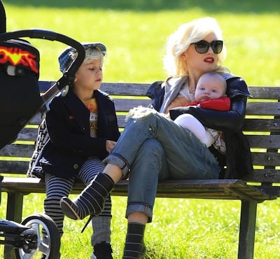 Gwen Stefani carrying a friend's baby, Kingston