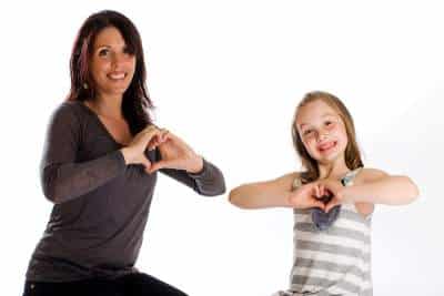 mom daughter heart sign language