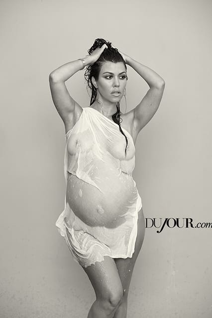 Khloe-Kardashian-wet-shirt-pregnant-photos
