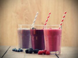 smoothies-on-a-counter